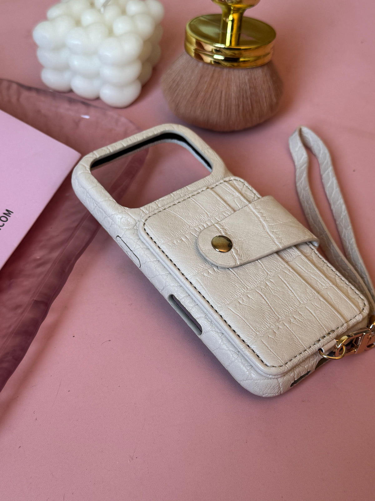 Ivory Croc Pocket Case